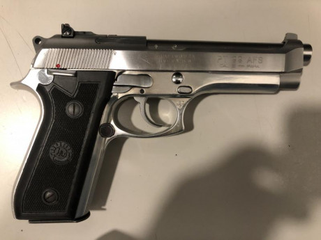 Se vende taurus PT 99 AFS, muy buen estado, como se puede ver en las fotos.
200€ más portes.
 :ypist:

VENDIDA 00