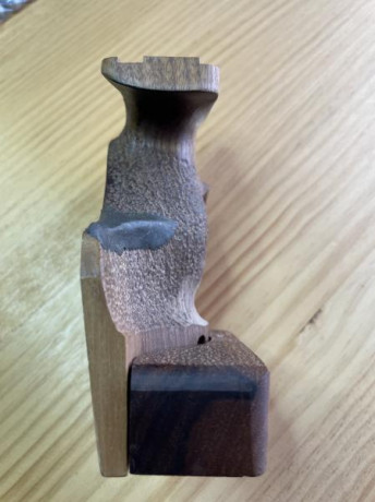 Vendo empuñadura para Steyr LP10 o LP50 talla "S". (VENDIDA)
Se puede ver en las imágenes que 00