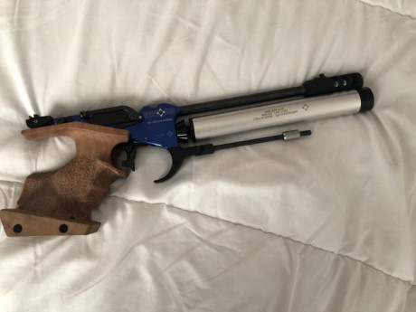 Buenas
Se vende pistola matchguns mgh1 mecanica. Practicamente nueva como podeis comprobar en las fotos. 10