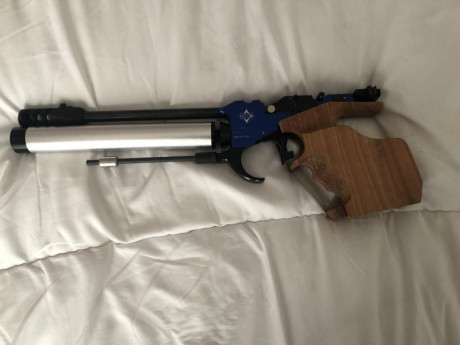 Buenas
Se vende pistola matchguns mgh1 mecanica. Practicamente nueva como podeis comprobar en las fotos. 22