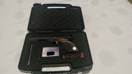 Buenos días,
Se pone en venta esta conocida pistola del 22 lr. los interesados pueden contactar con el 01