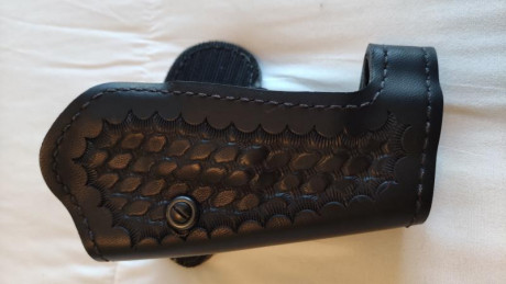 Vendo funda de competición de cuero, marca SAFARILAND, mod. 007, para pistola Beretta 92 (según el fabricante 02