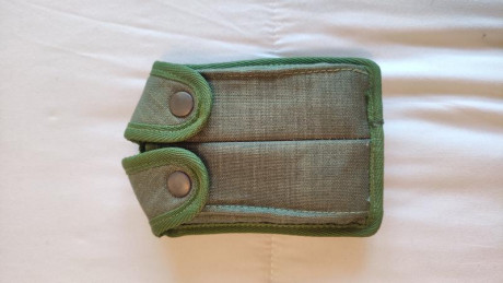Vendo funda de lona, en color verde oliva, para pistola Beretta 92 (creo que es una funda universal que 10