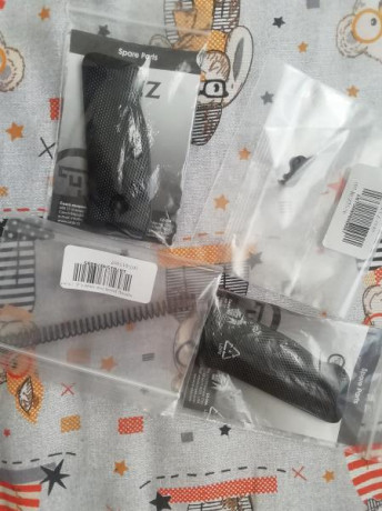 Vendo uña extractora nueva original CZ 75/85 y sus variantes.
Vendo juego de cachas nuevas y originales 00