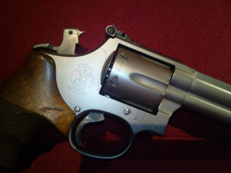 En venta este magnífico revolver por usarlo poco. Es que ya son 73 añitos (los mios, el arma, aun no). 11