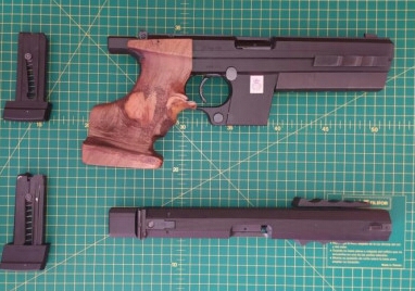 Vendo mi Hammerli en perfectas condiciones y naturalmente: Muy mimada. 

Guiada en F en calibre 32.
Conversión 00