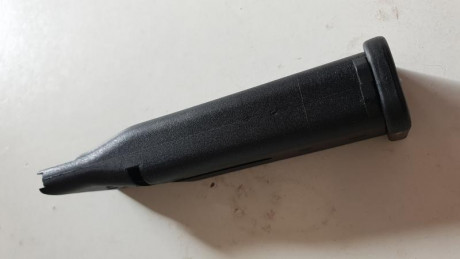 Pongo a la venta este cargador original STI de la conversión cal 22 para pistolas 2011. No se ha usado 02