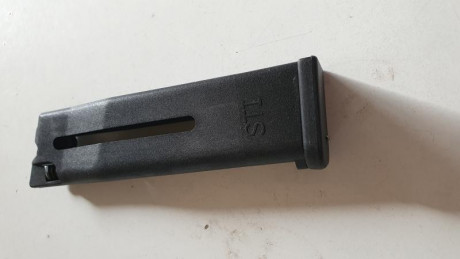 Pongo a la venta este cargador original STI de la conversión cal 22 para pistolas 2011. No se ha usado 10