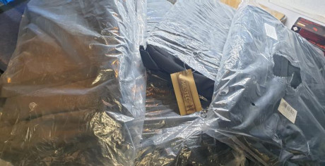 Se venden dos bolsas tácticas policiales multibolsillos y otros dos maletines portadocumentos Laptoc Miltec, 11