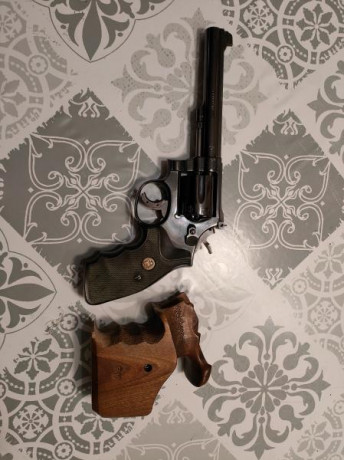 Pues eso, que hace tiempo que no tengo revolver y me pica el gusanillo... Lo quiero para fuego central, 60