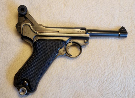 Vendo Luger P08 9mm parabellum.
Fabricada en 1942 perfecto estado de funcionamiento y conservación.
Buena 02