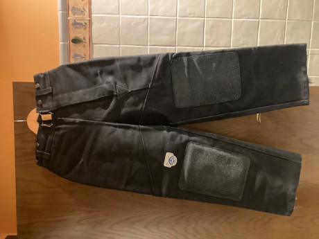 En venta conjunto chaqueta Kustermann a medida t 46 + pantalón ahg Anschutz t42/44 
Ambos con su apresto 00
