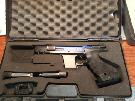 Vendo pistola Hammerli SP 20 calibre 32, con empuñadura para zurdo, buen estado , regalo  aguja percutora.
Precio: 02