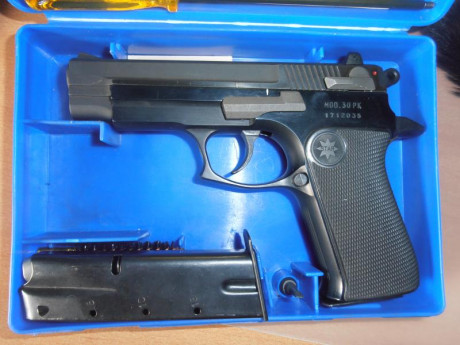 Hola! 
Vendo Pistola Star 30PK de calibre 9mm Pb en muy buen estado, como nueva.
Se habrá disparado unos 00