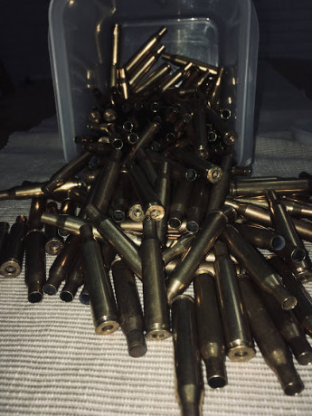 Saludos, en venta lote de articulos para recarga.
- Vainas norma ( 176) en calibre 270Wi.la mayoría las 01