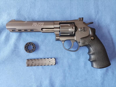 Vendo revolver Gamo PR_776 co2 en calibre 4,5 mm.
El revólver cuenta con un cañón estriado de 6 pulgadas 01