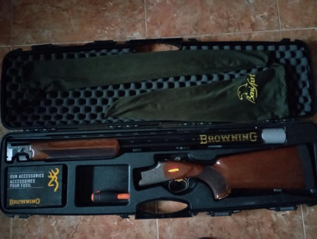 Escopeta B525 trap one, con su maletín, 76 de caño, banda ancha, doble punto de mira, gatillo ajustable, 02