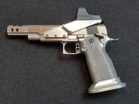 - En perfecto estado, con menos de 15.000 disparos.
- calibre 38 super.
- “breechface” intercambiable, 02