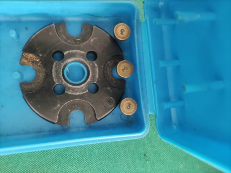 Vendo conversión completa de Dillon 550 calibre 32S&W dies Redding
120€ tlf 630936544 01
