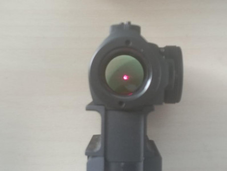 Se vende aimpoint micro H1, 4moa, en su embalaje original, funcionamiento perfecto, se encuentra en Valencia. 02