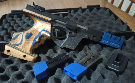 Vendo este arma en perfecto estado mecánico y de conservación con la salvedad que se indica a continuación 00