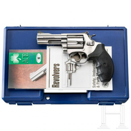 Busco revolver S&W 60 (pre-lock), calibre 38 Special, de 3 pulgadas, 5 cartuchos y guiado en F. 

Saludos 00