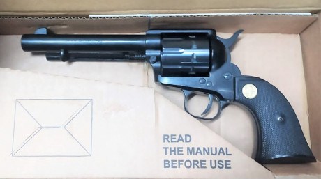  VENDIDO 

Se vende revólver Chiappa modelo 1873 SAA
Calibre 22 LR
Simple acción, tambor de 10 cartuchos, 00
