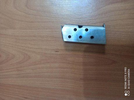 Vendo cargador  cromado pistola 6,35, desconozco modelo.
40€ + portes. 02