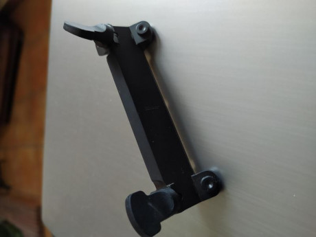 Hola, vendo estas monturas con menos de 1 año (nuevas). Costaron 380€ Las vendo en 300€ mas portes 00