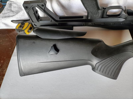 Hola gente!!! Estoy pensando en colocar en uno de mis rifles una ajustable, y mi duda es si vale la pena, 70