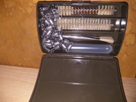 Estuches de limpieza para HK G3/ CETME , originales del ejército alemán, usados pero en buen estado.
Válido 00