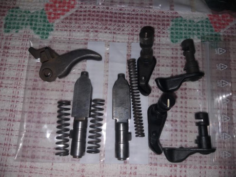 Vendo recambios originales de HK G3 , la mayoría válidos para el CETME C español.
Muelle martillo HK G3 00