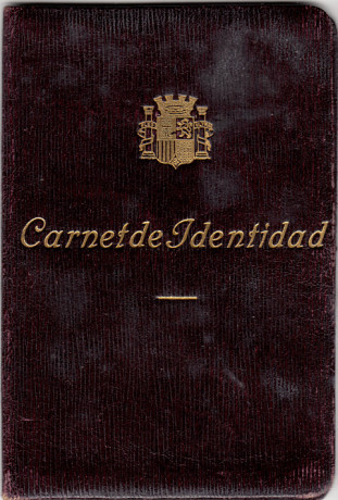  EN RECUERDO Y HOMENAJE A LOS QUE YA NO ESTÁN. 

Si pones en  GOOGLE    PASAPORTES EN LA MEMORIA   da 31
