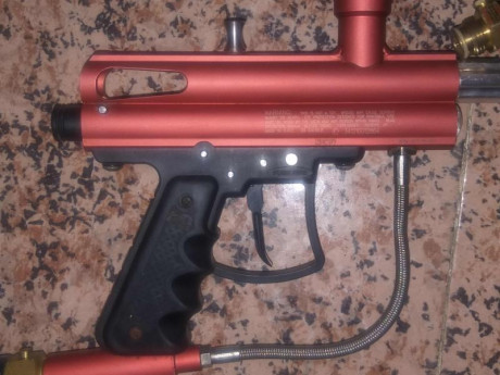 Buenos días, vendo equipo de paintball compuesto por pistola, tubo, depósito y 2 bombonas vacías.
En buen 10