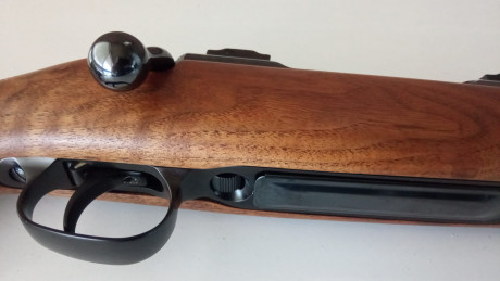 Hola se vende rifle sauer 90 stutzen calibre 9,3x62 en perfecto estado como nuevo 1900 euros.Esta en Aranda 10