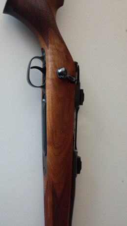 Hola se vende rifle sauer 90 stutzen calibre 9,3x62 en perfecto estado como nuevo 1900 euros.Esta en Aranda 21