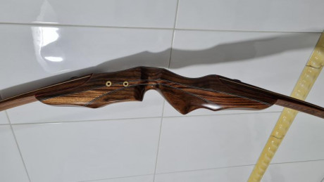 Arco recurvador Border Black Douglas, desmontable, cuerpo fabricado en Shedua y Bubinga con insercciones 00