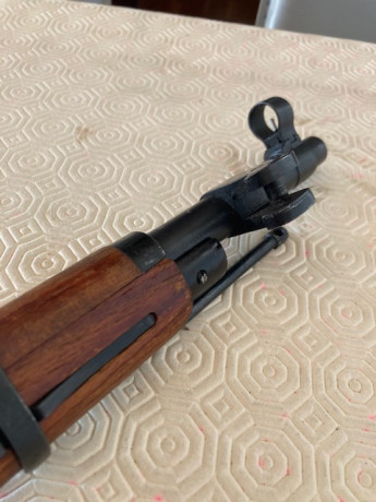 Buenos días
Pongo a la venta una carabina Mosin Nagant M44.
Comentar sobre esta carabina que el cerrojo 22