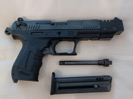 Vendo Walther P22 22lr en buen estado, en su estuche original con los accesorios de desmontaje y regulación. 01