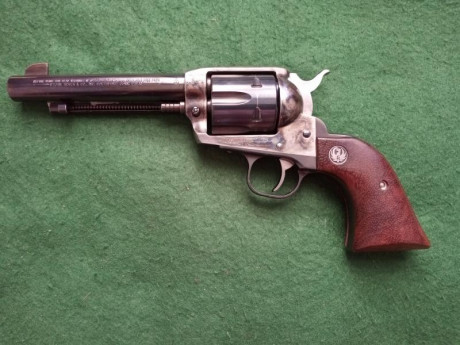 Hola compañeros ,vendo mi revólver Ruger Vaquero calibre 45 LC. GUIADO EN F. Solo venta en Madrid o alrededores, 02