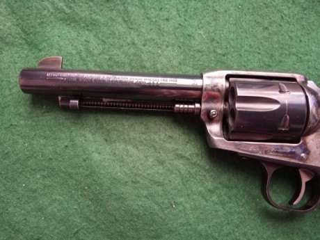 Hola compañeros ,vendo mi revólver Ruger Vaquero calibre 45 LC. GUIADO EN F. se puede ver y probar en 00