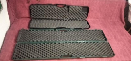 A a venta dos maletines para armas largas.  
Medidas  122*23*10  y  96*25*8
Gomaespuma en perfecto estado.
 01