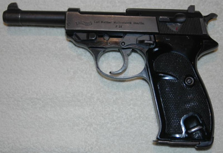 Hola!

LLAMA modelo MAX calibre 9m/m pb con dos cargadores 300 euros   Guiada en F 

Walhter  P38  calibre 01
