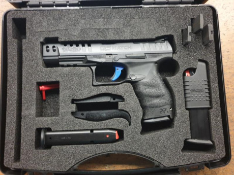 Se ofrece una magnifica Walther Q5 Match calibre 9 mm como nueva, con tres cargadores, alza regulable. 02