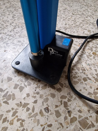 Se vende Dillon RF100, con kit para SP y LR, con leves señales de uso.
350€, preferible entrega en mano, 00