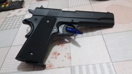 - Vendo pistola Umarex, Colt Government A1, en calibre 4,5mm. Su estado es absolutamente impecable. Va 01