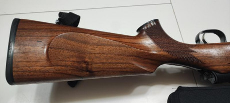 Vendo excepcional Mauser M03 en madera, casi nuevo, habrá tirado una caja de balas, solo usado en recechos.
Calibre 01