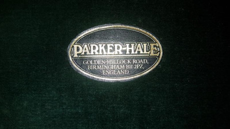 Equipo de limpieza con aceiteras de acero inoxidable, medidor de chokes y otra aceitera en bronce
Previo 01