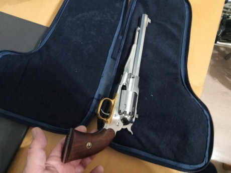 Hola compañeros , para hacer caja para otro proyecto vendo mi revolver Remington F. Pietta de acero inoxidable 00
