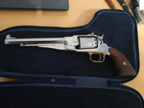 Hola compañeros , para hacer caja para otro proyecto vendo mi revolver Remington F. Pietta de acero inoxidable 11